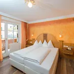 St. Georg Aparthotel 4*